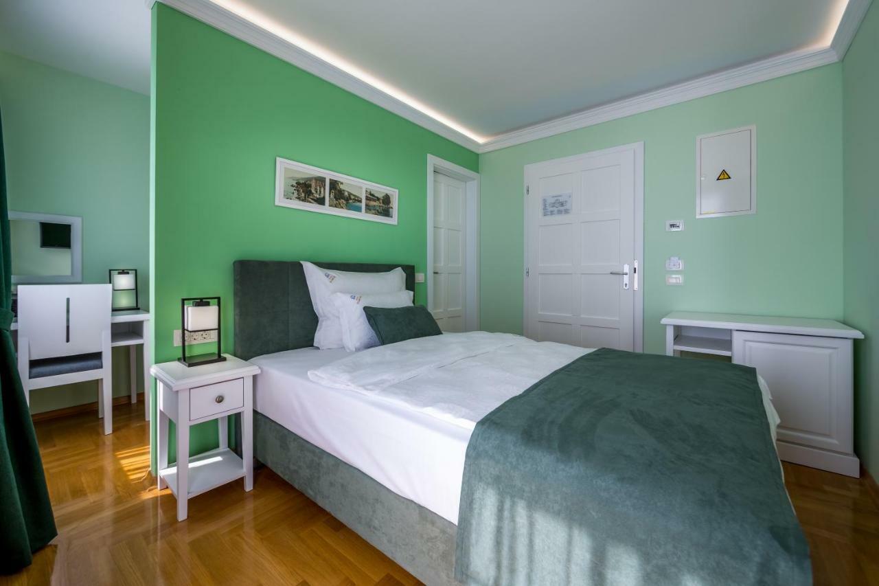 Hotel Domino Abbazia Esterno foto