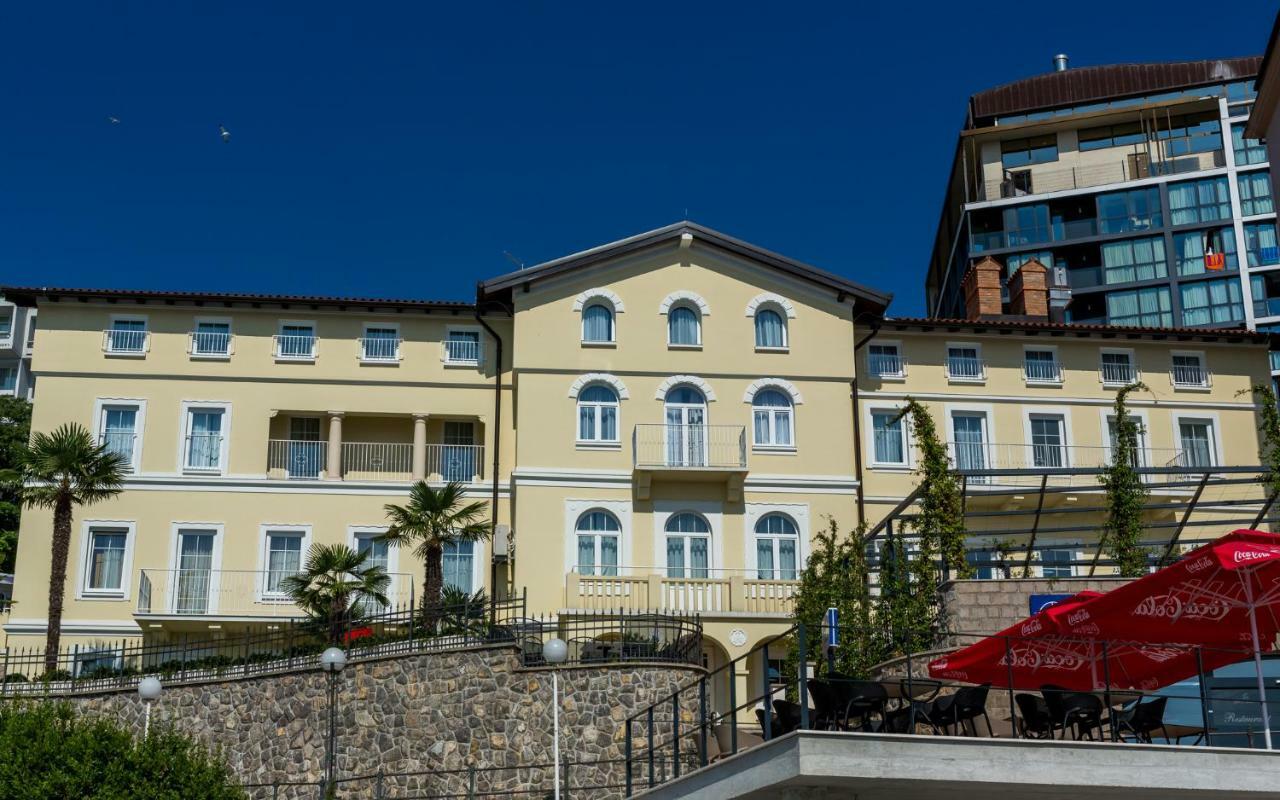 Hotel Domino Abbazia Esterno foto